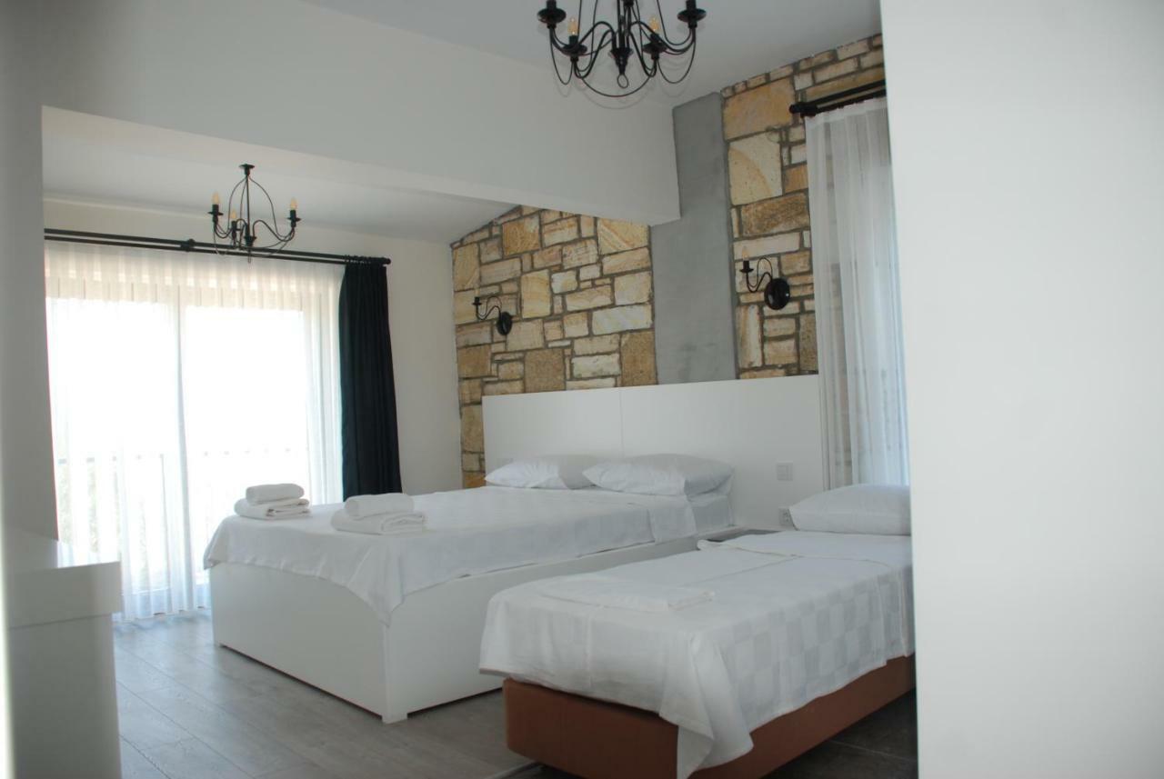 Victoria Hotel And Lounge Foça Luaran gambar