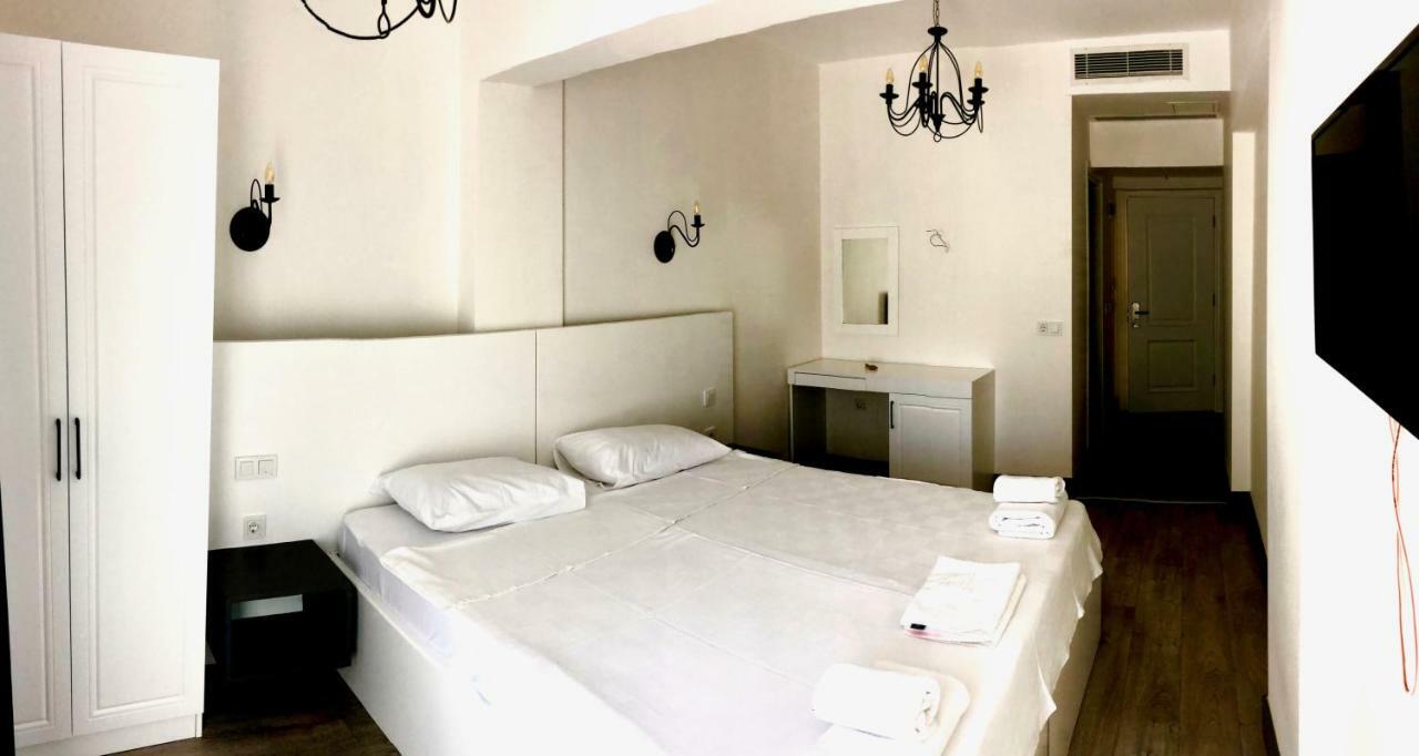 Victoria Hotel And Lounge Foça Luaran gambar